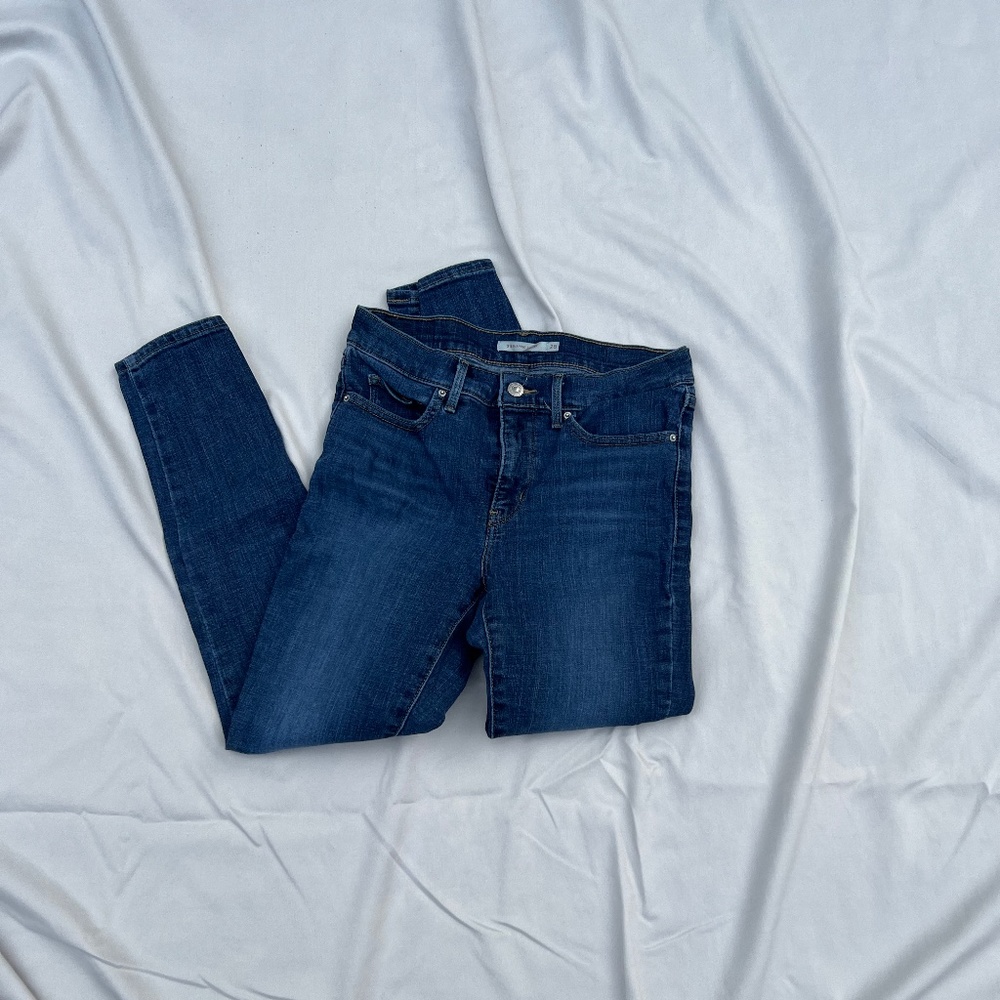 Levi's 311 Shaping Skinny Jeans Size 28 Medium wash